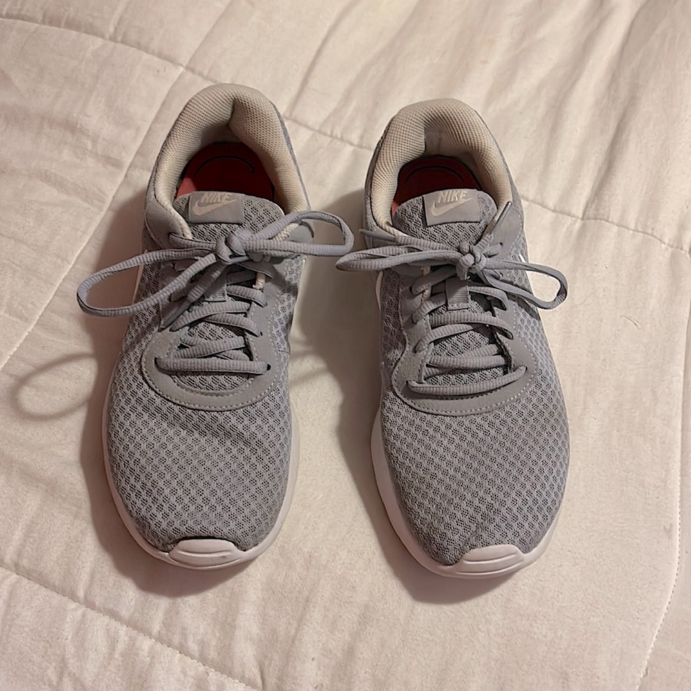 Size Women’s 11 Nike Grey Tennis Shoes